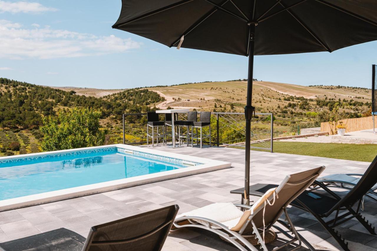 Guest House "The View" - With A Pool Donje Polje エクステリア 写真