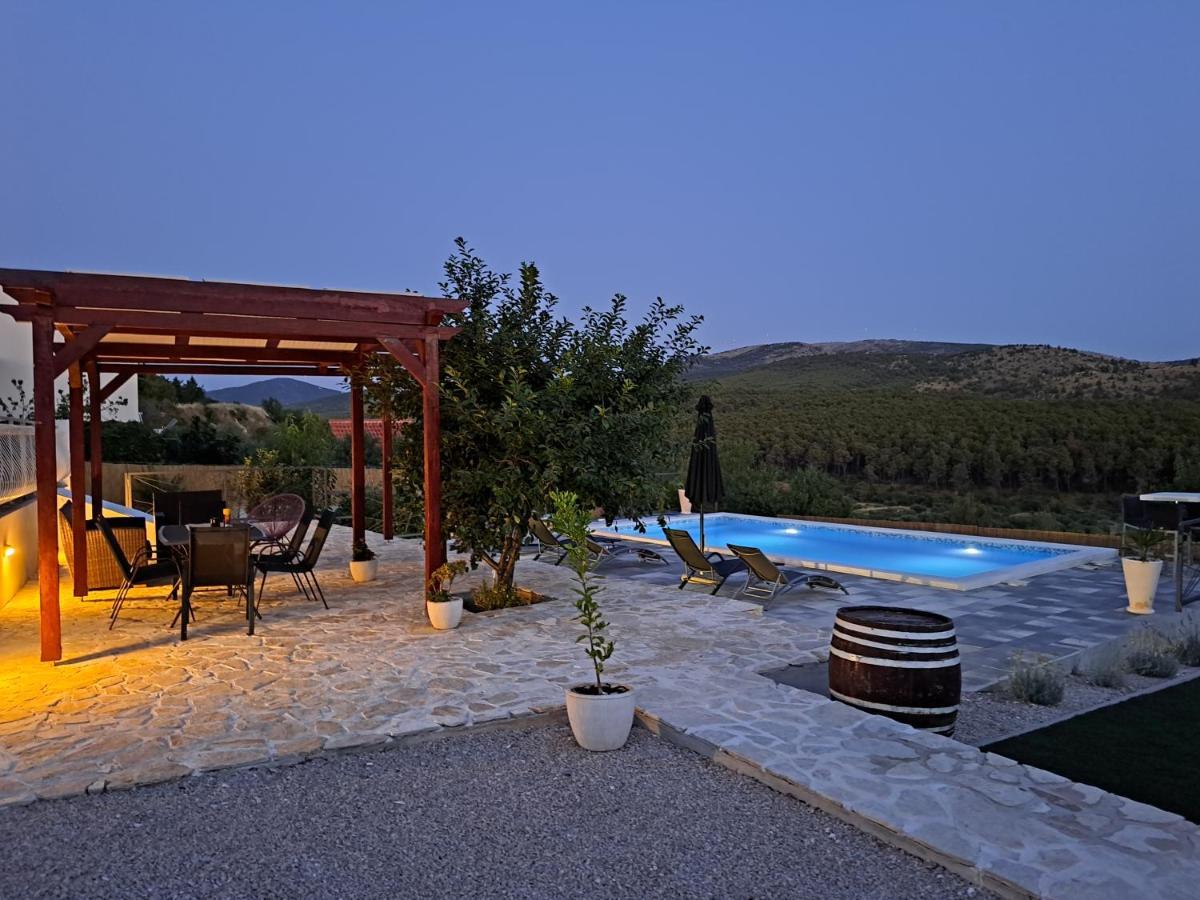 Guest House "The View" - With A Pool Donje Polje エクステリア 写真